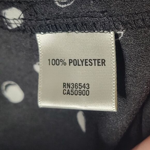 Van Heusen Black Polka Dot Button-Up Shirt - Picture 8 of 11